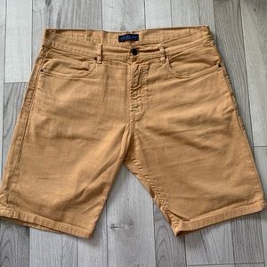 Zara’s men’s jean shorts
